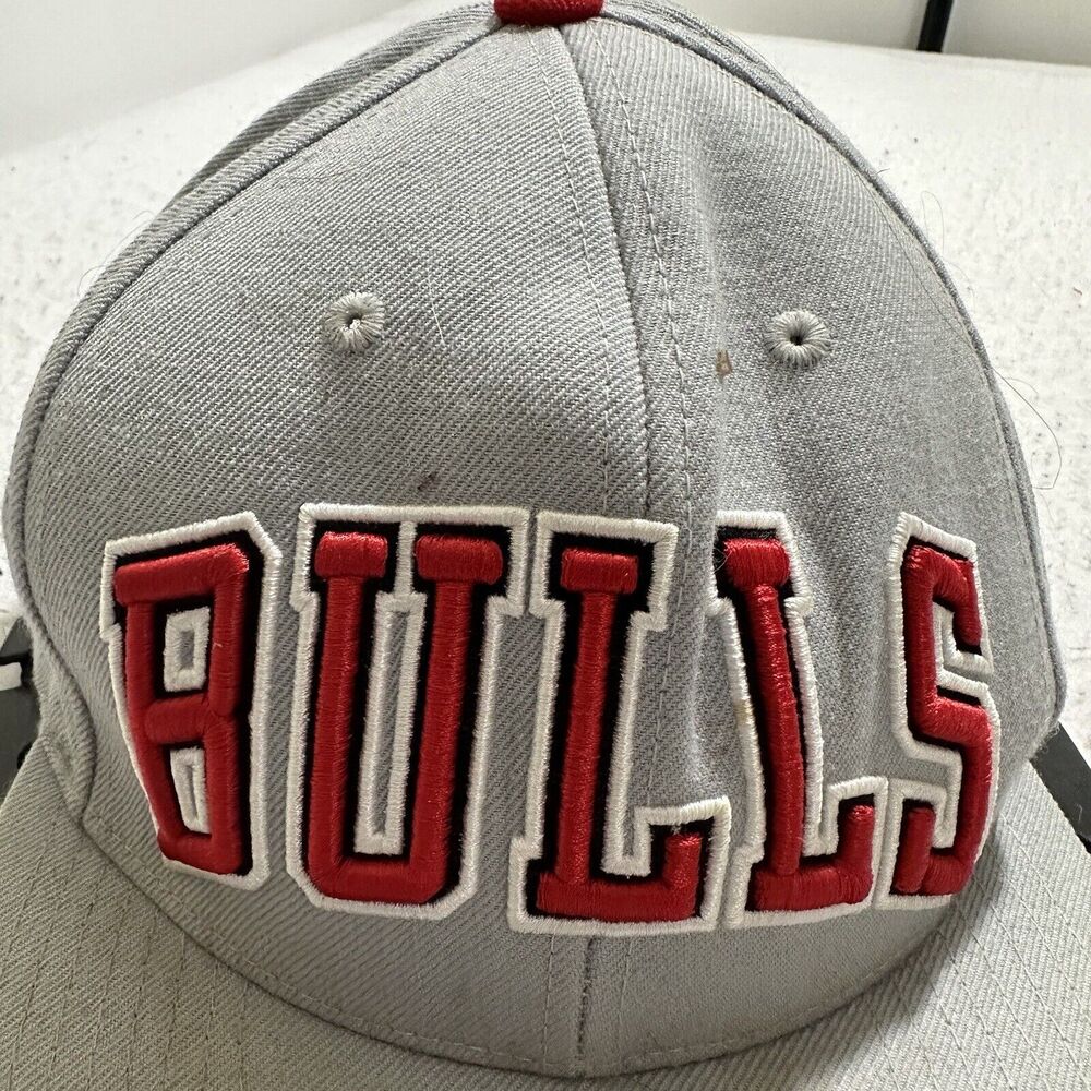 Mitchell & Ness Chicago Bulls Men's Adjustable Hat Baseball Cap Gray Red Wool - Picture 3 of 15